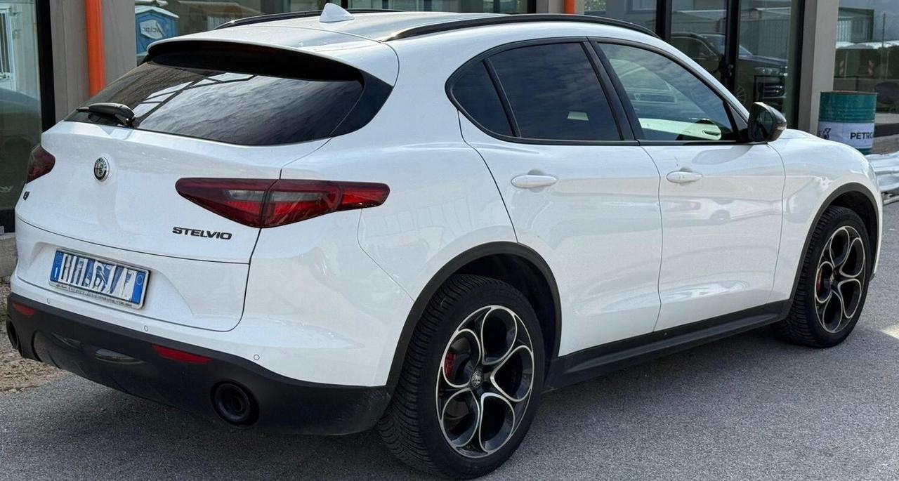 Alfa Romeo Stelvio 2.2 Turbodiesel 210 CV AT8 Q4 Business