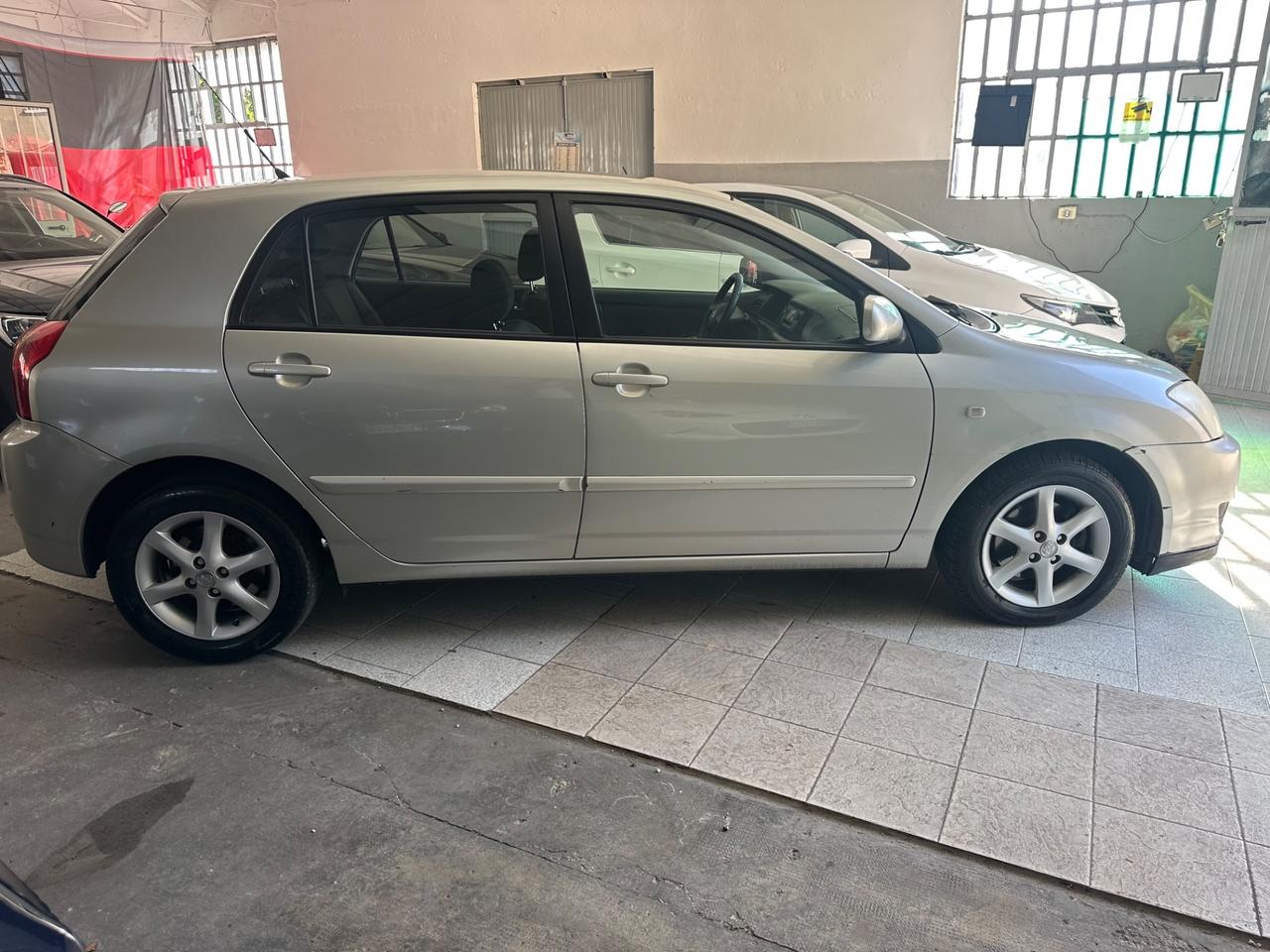 Toyota Corolla 2.0 16V D-4D 5 porte Sol