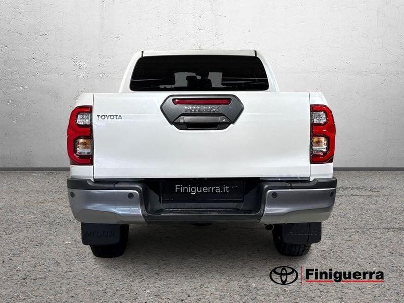 Toyota Hilux 2.8 D-4D A/T 4WD 48V 4 porte Double Cab Invincible