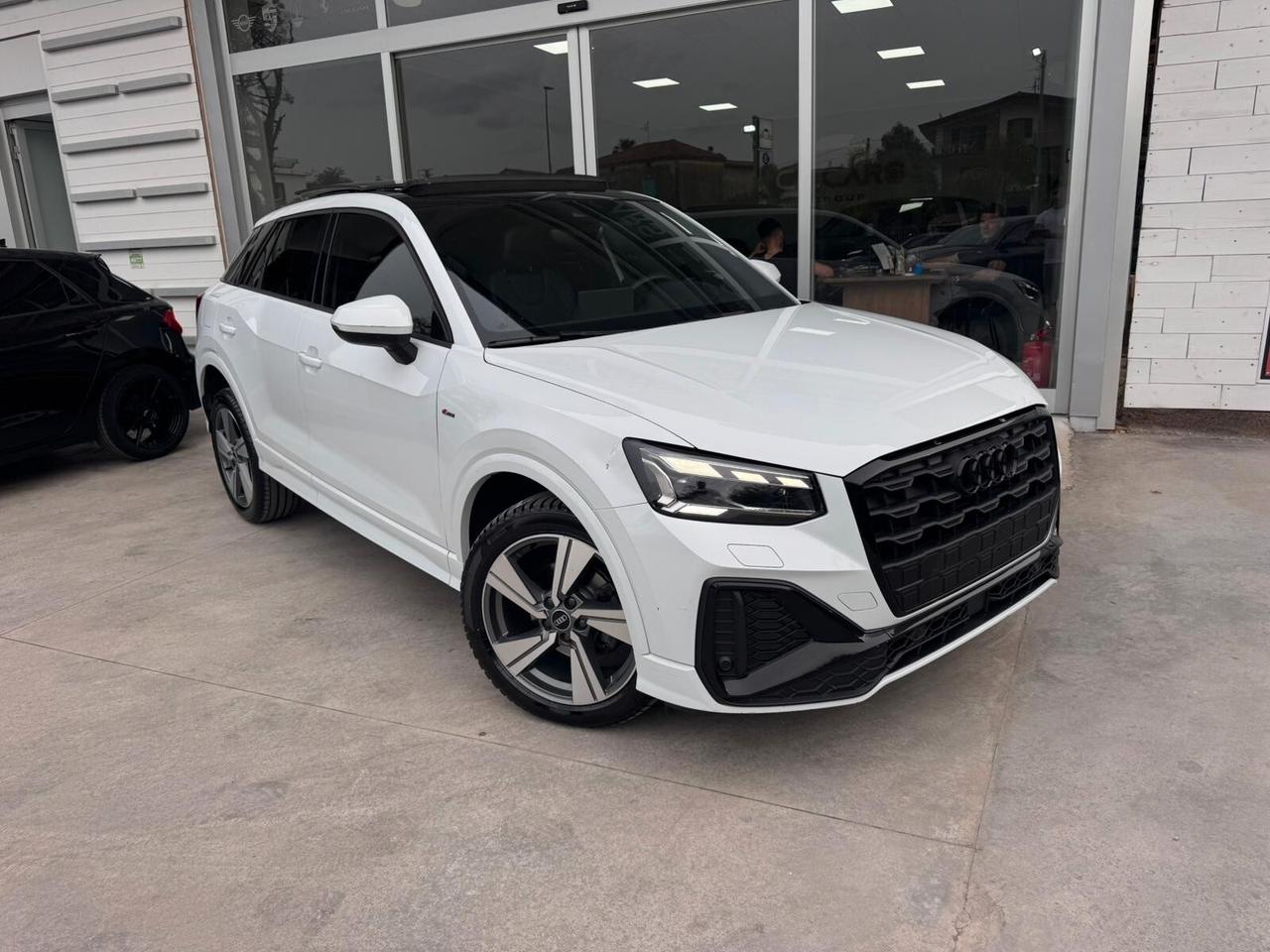 Audi Q2 30 TDI S tronic 3X S-line Edition - Tetto apribile