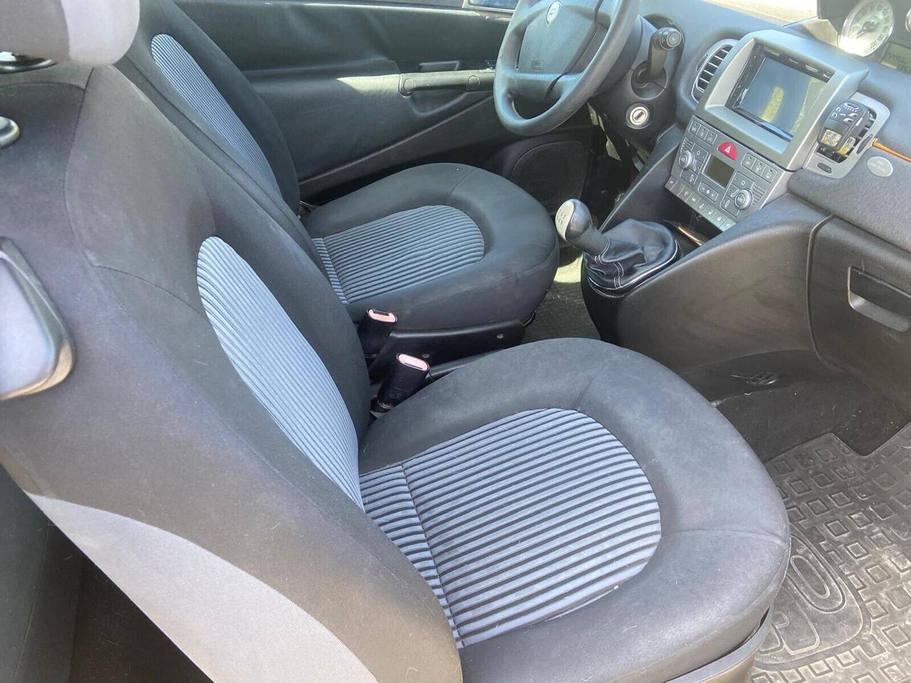Lancia Ypsilon 1.3 MJT 75 CV Argento Per commercianti