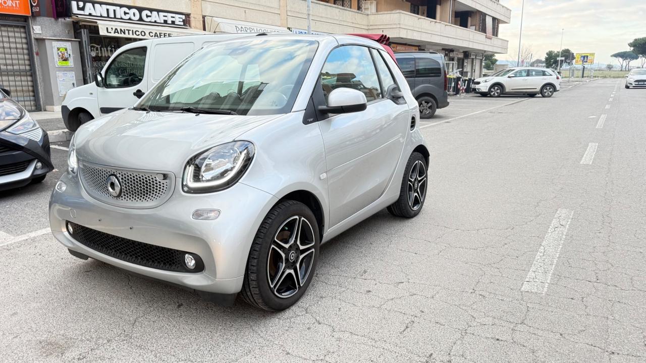 Smart ForTwo 90 0.9 T twinamic cabrio Prime led navi camera cerchi 16 PDC bluettoh pack sport