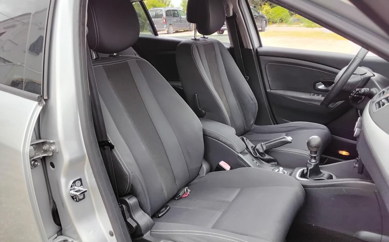 Renault Megane Mégane 1.5 dCi 110CV SporTour Confort