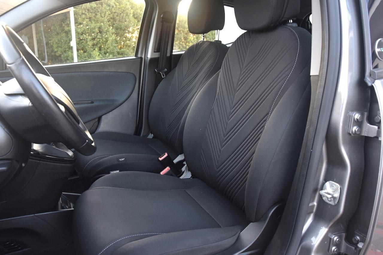 Lancia Ypsilon 1.0 Hybrid Gold