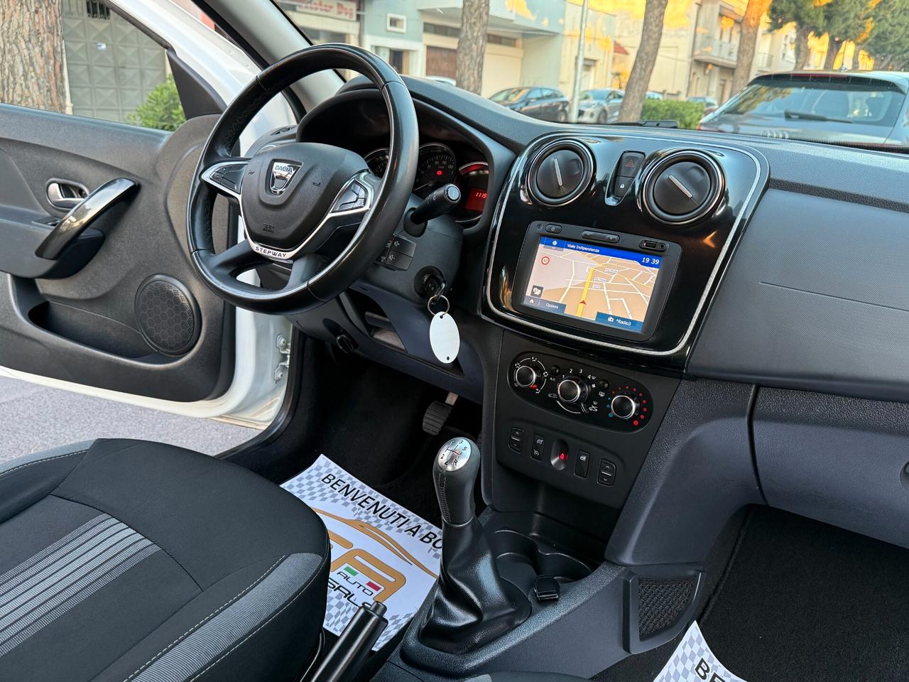 Dacia Sandero 0.9 TCe 90CV NAVI CAMERA LED - 2018