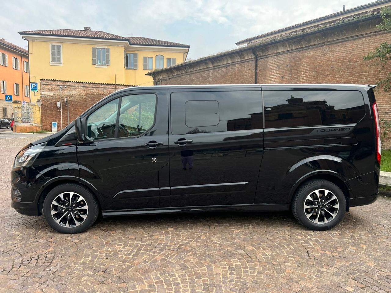 Ford Tourneo Custom 310 2.0 TDCi 170CV PL SPORT 8 posti