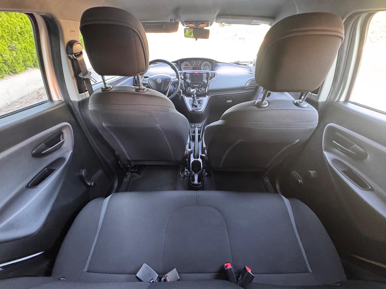 Lancia Ypsilon 1.2 69 CV 5 porte GPL Ecochic Silver