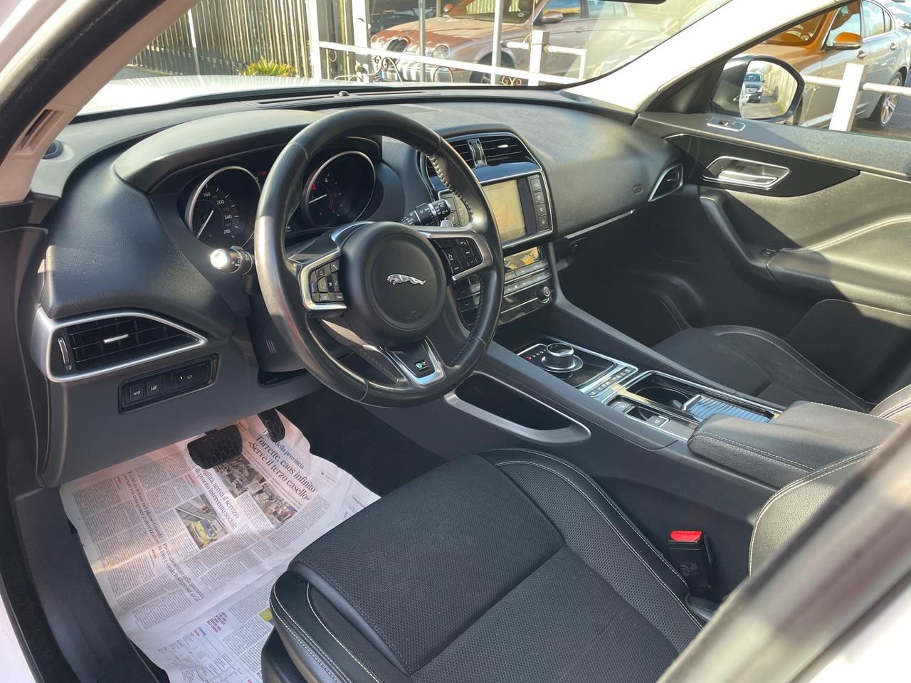 Jaguar F-Pace 2.0 D 240 CV AWD aut. R-Sport