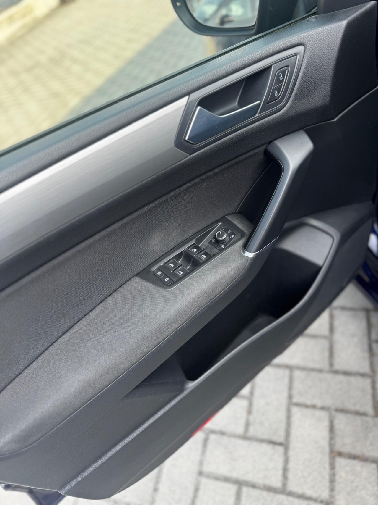 Volkswagen Touran 1.6 TDI 115 CV SCR DSG Comfortline BlueMotion Tech.
