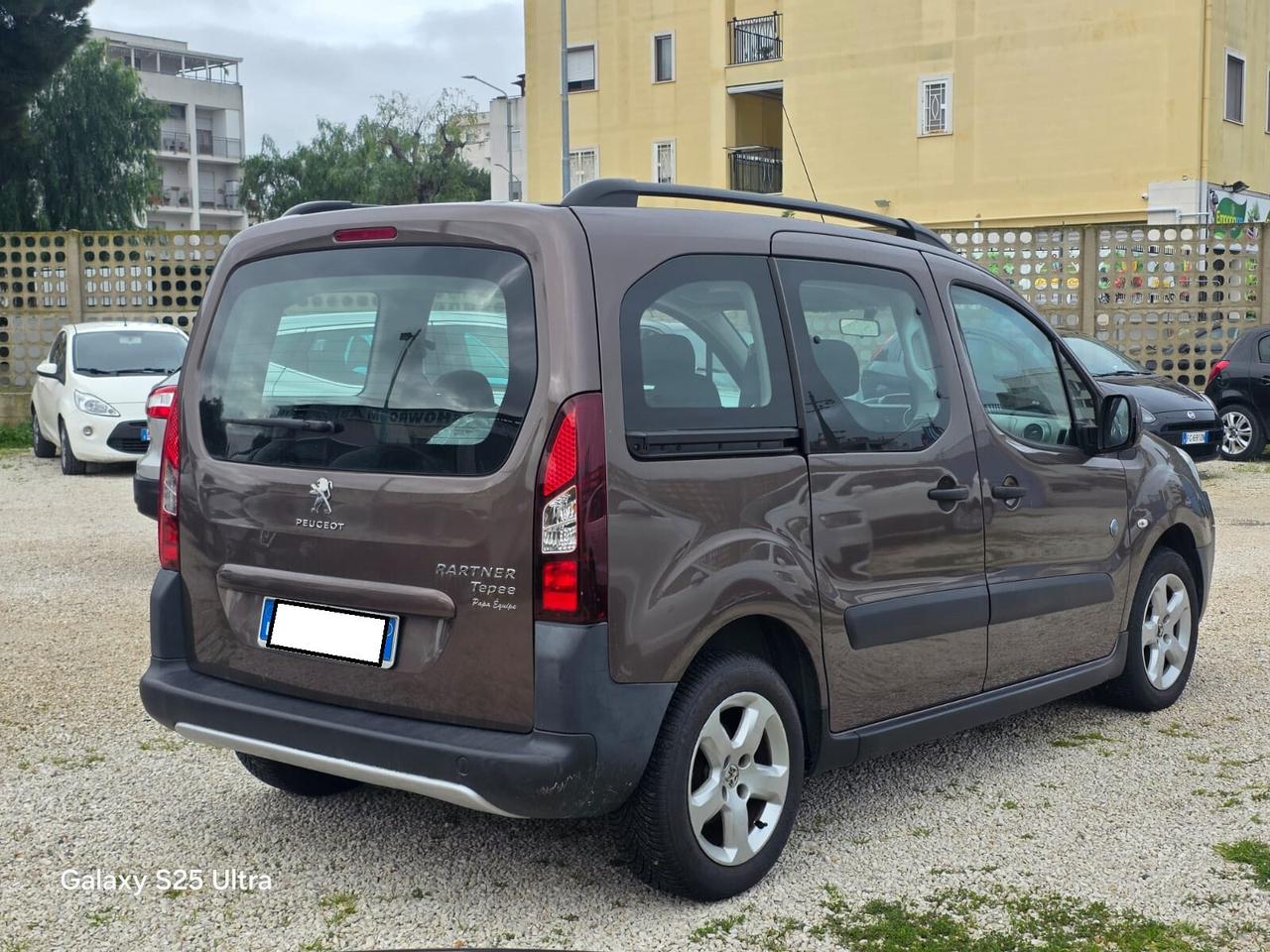 Peugeot Partner Tepee 1.6 HDi 92CV Outdoor 2015