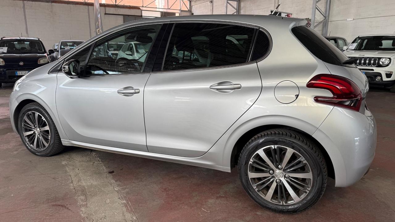 Peugeot 208 BlueHDi 100 5p. GT Line ICE White