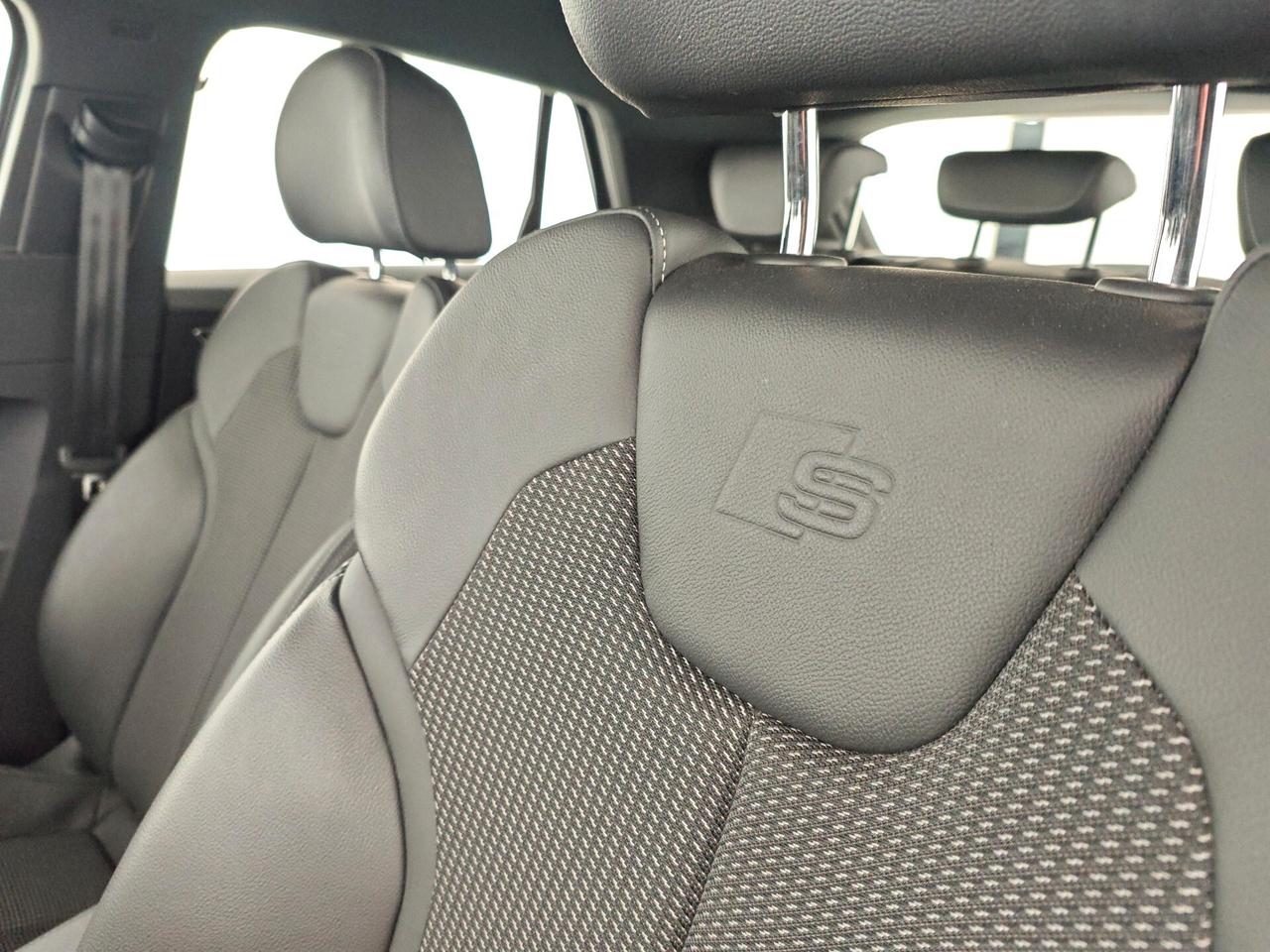 Audi Q2 35 TDI quattro S tronic line Edition