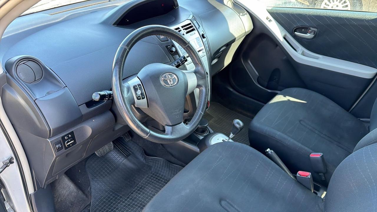 Toyota Yaris 1.3 BENZINA 2008 AUTOMATICA