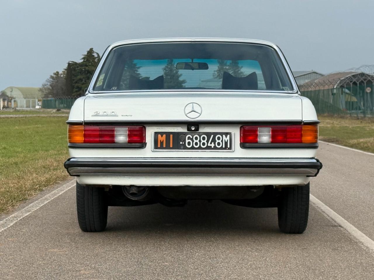 Mercedes 200 W123 "STUPENDA - ASI - TARGHE ORIGINALI"