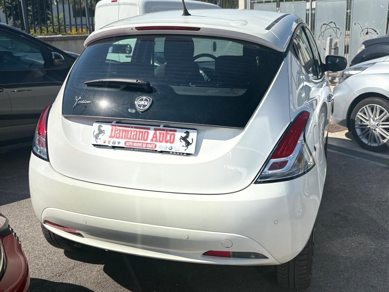 Lancia Ypsilon 1.2 69 CV 5P Gold UCONNECT Blue&Me