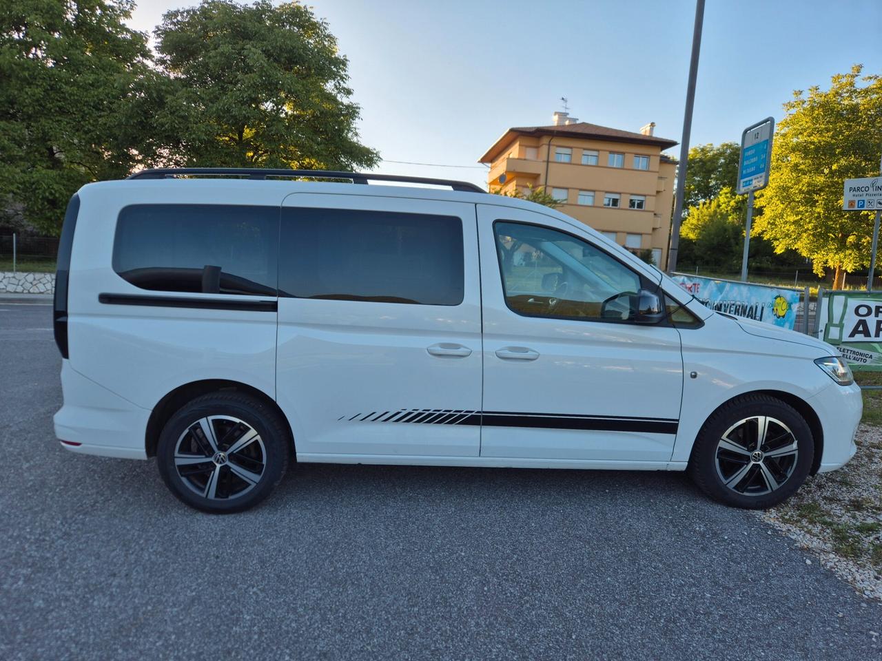 Volkswagen Caddy 2.0 TDI 122 CV Life Maxi 7 POSTI