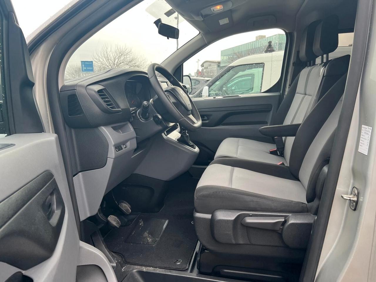 Peugeot Expert BlueHDi 115 S&S PL-TN Combi Standard 9 POSTI