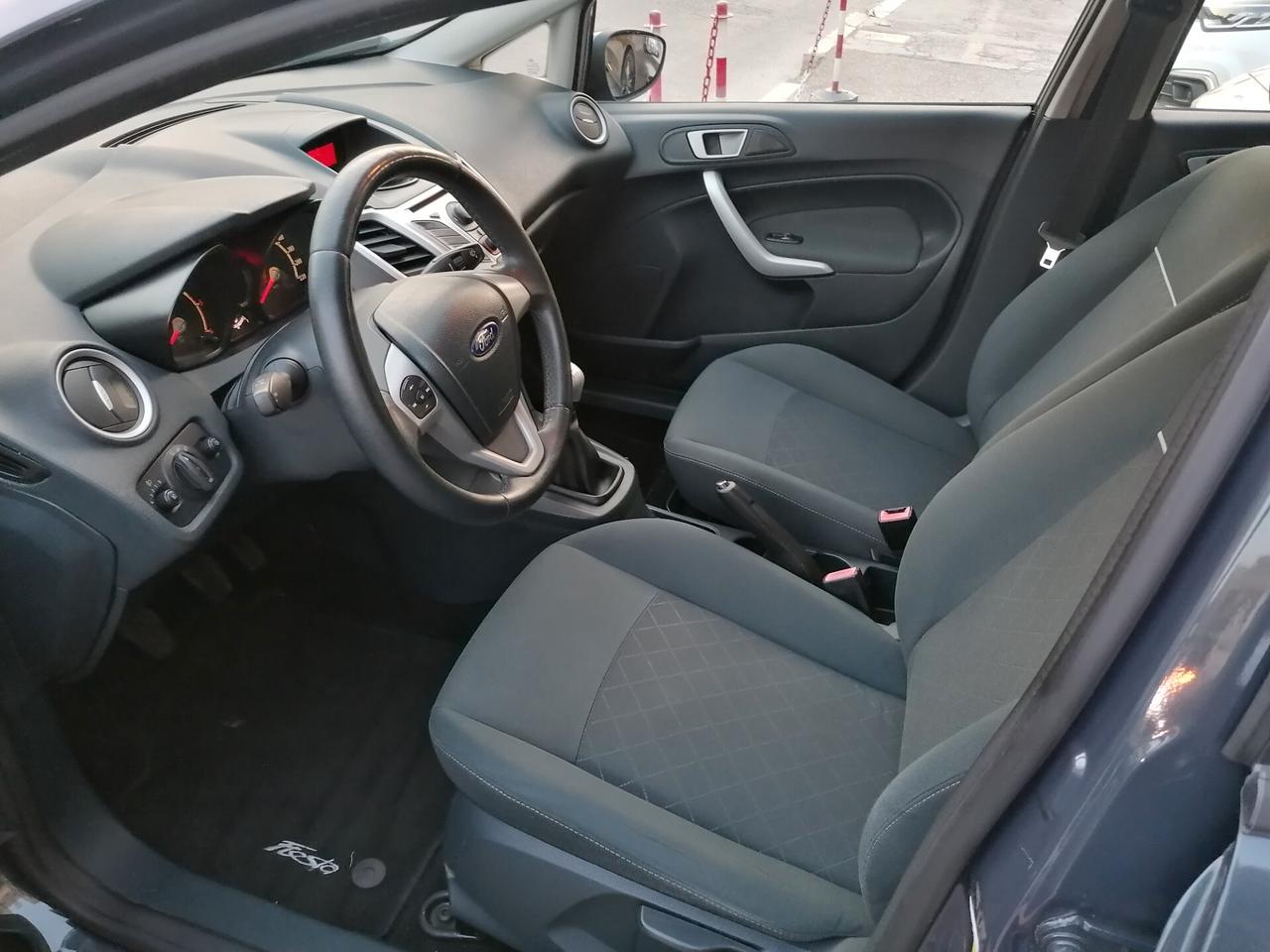 Ford Fiesta Ikon 1.4 TDCi 70CV 5 porte