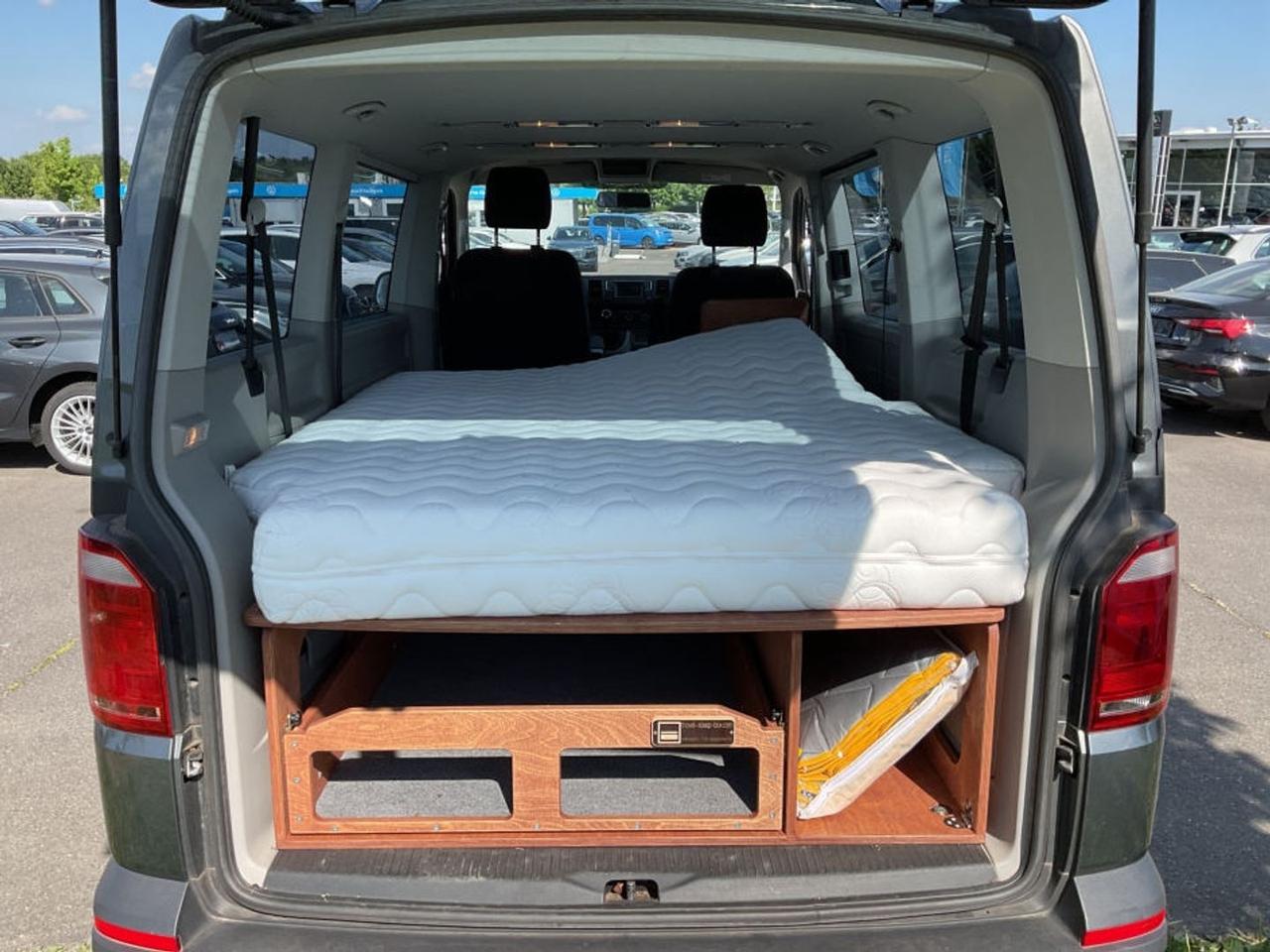 Volkswagen Transporter Caravelle 2.0 TDI