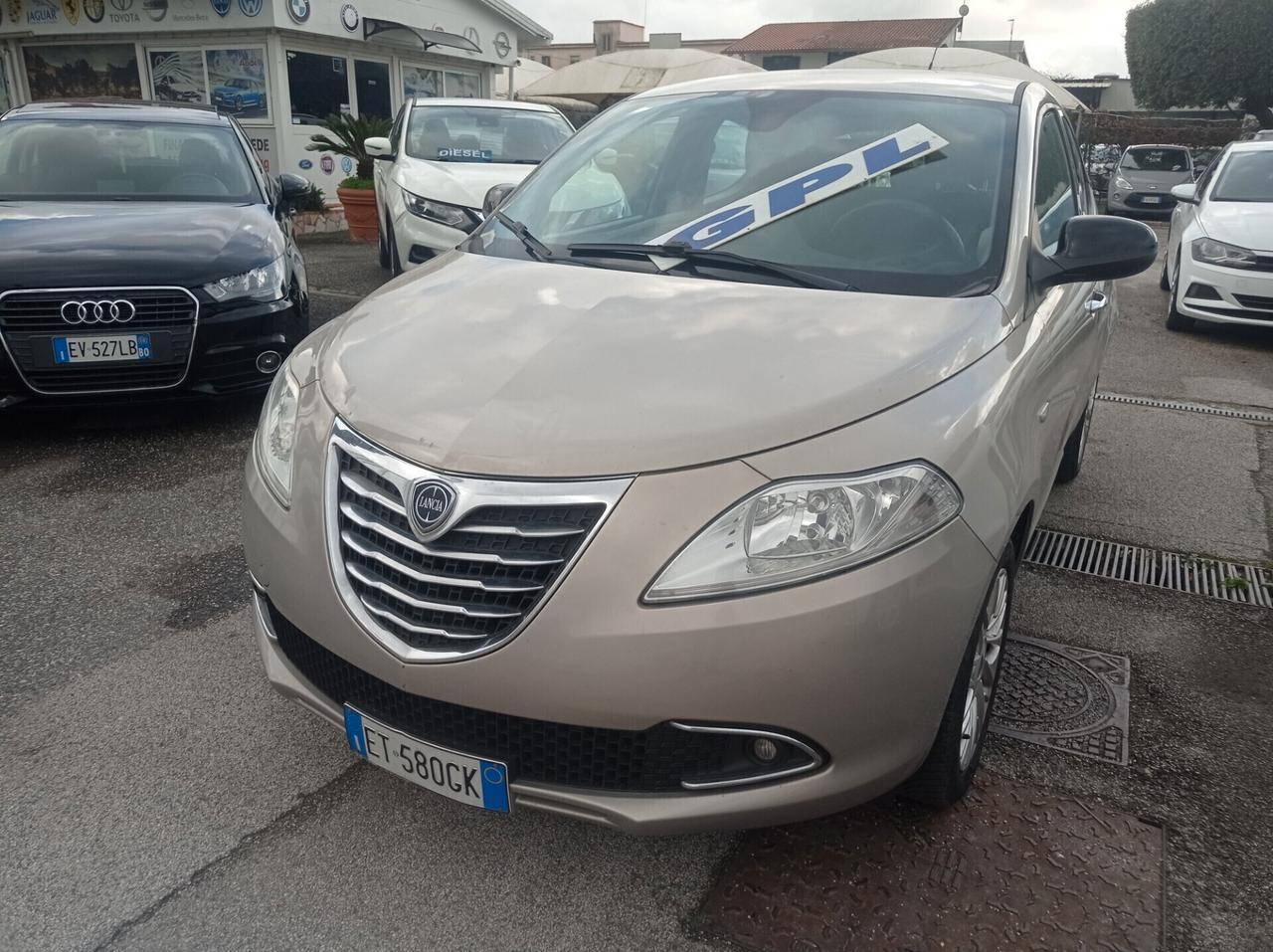 Lancia Ypsilon 1.2 69 CV 5 porte GPL di serie Ecochic Gold