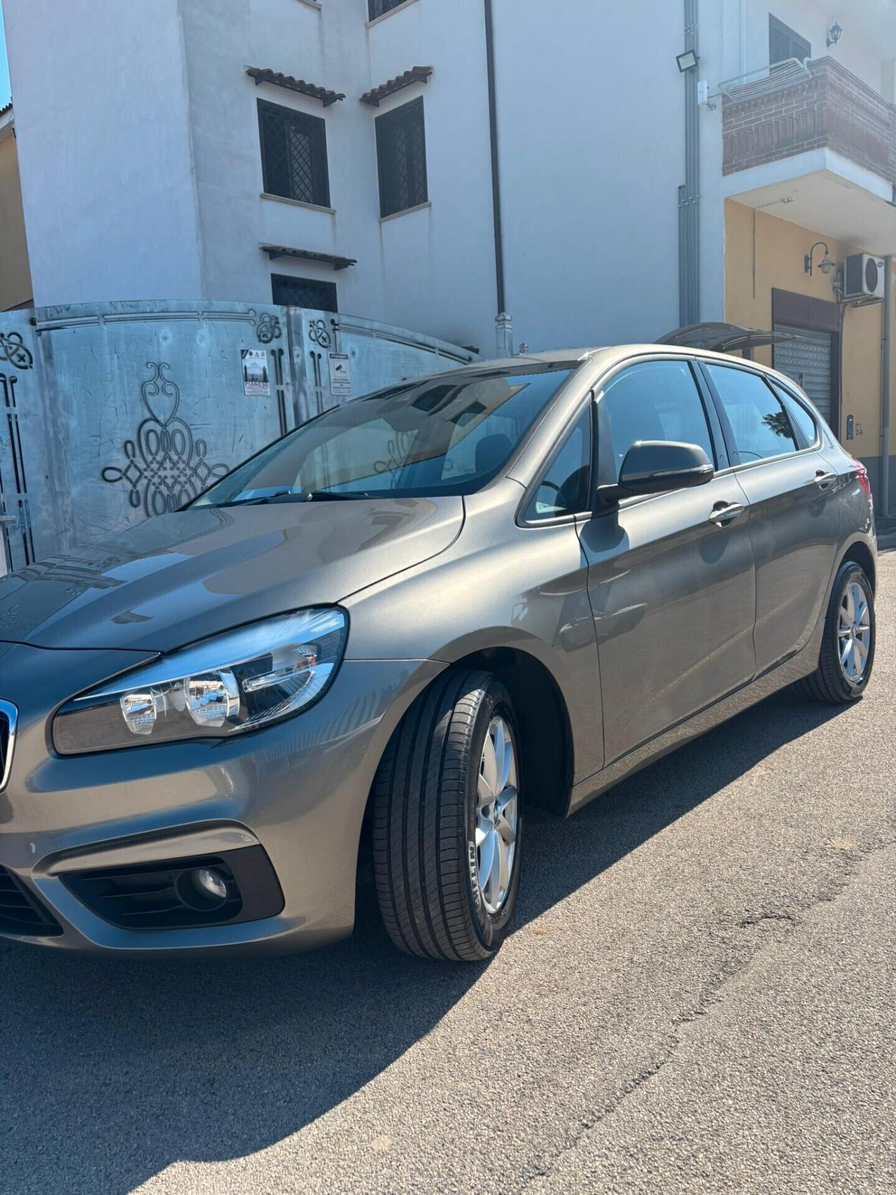 Bmw Serie 2 218d Luxury AUTOMATICO ANNO 2015