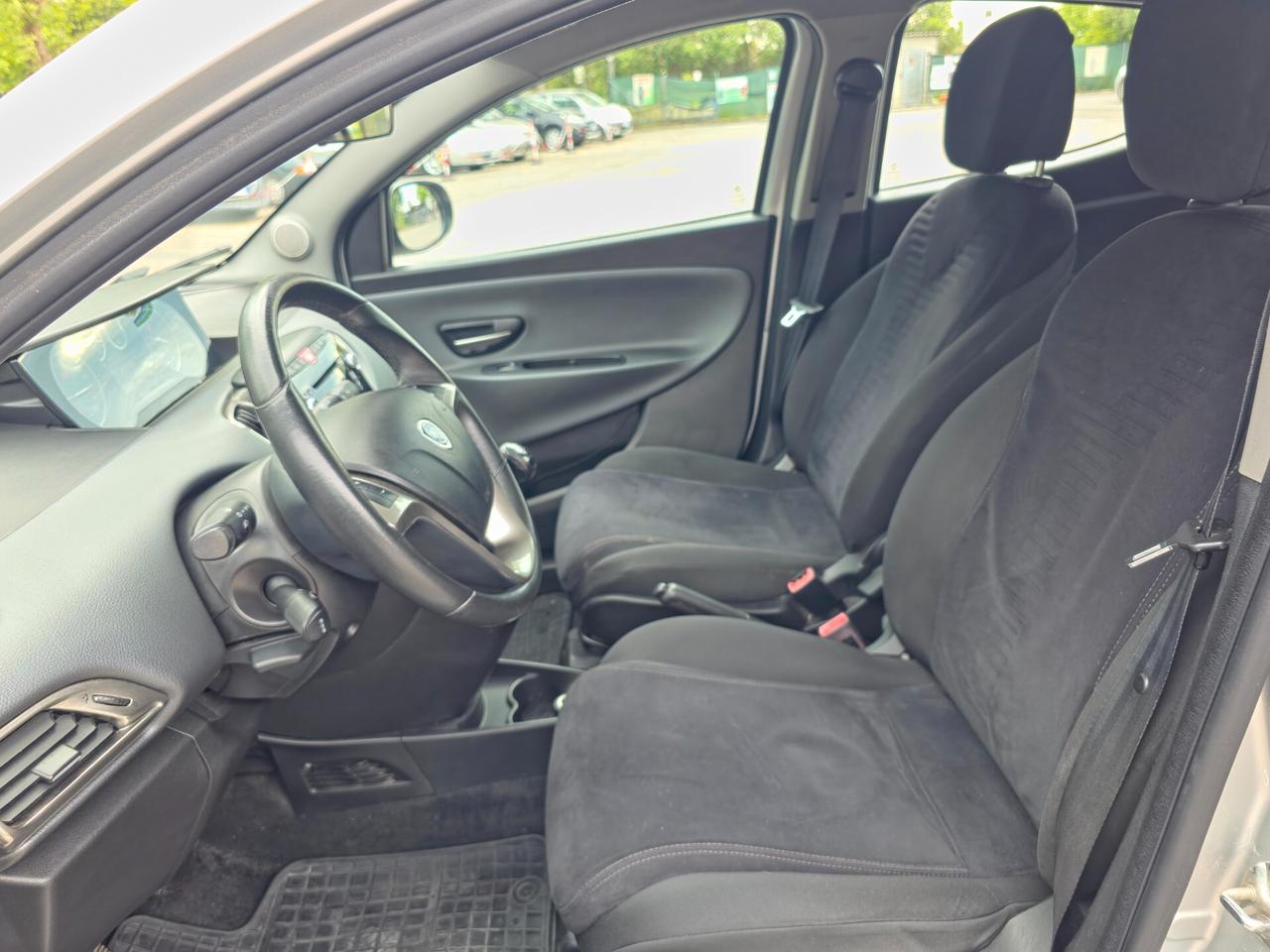 Lancia Ypsilon 1.2 69 CV 5 porte S&S Silver 2014-E6 Manuale NEO