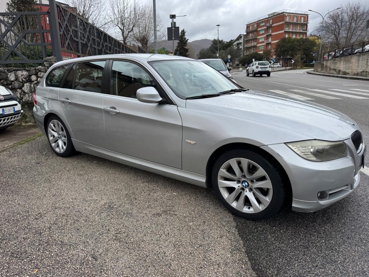 Bmw 318 318d 2.0 143CV cat Touring Attiva