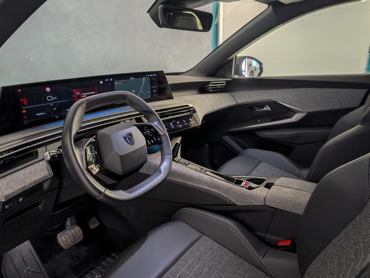 Peugeot 3008 1.2 Hybrid 145cv e-dcs6 Allure