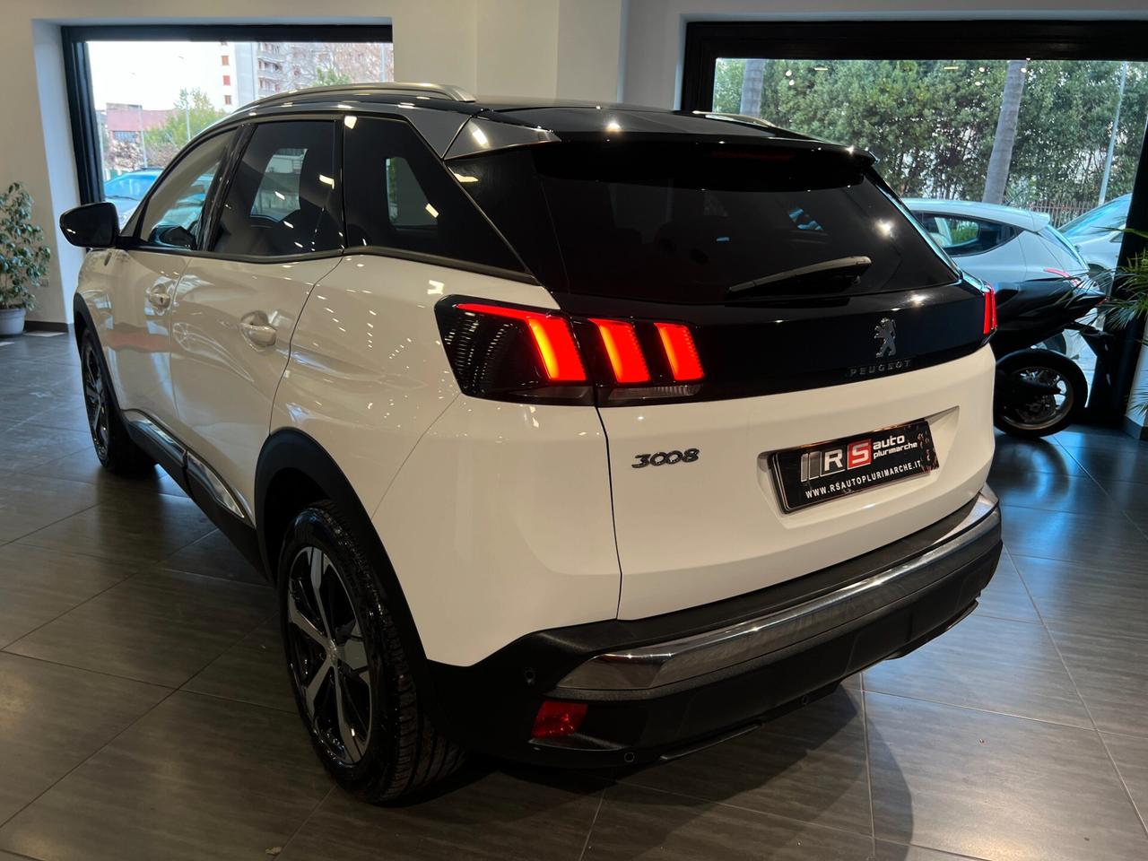 Peugeot 3008 BlueHDi 130 S&S EAT8 Crossway