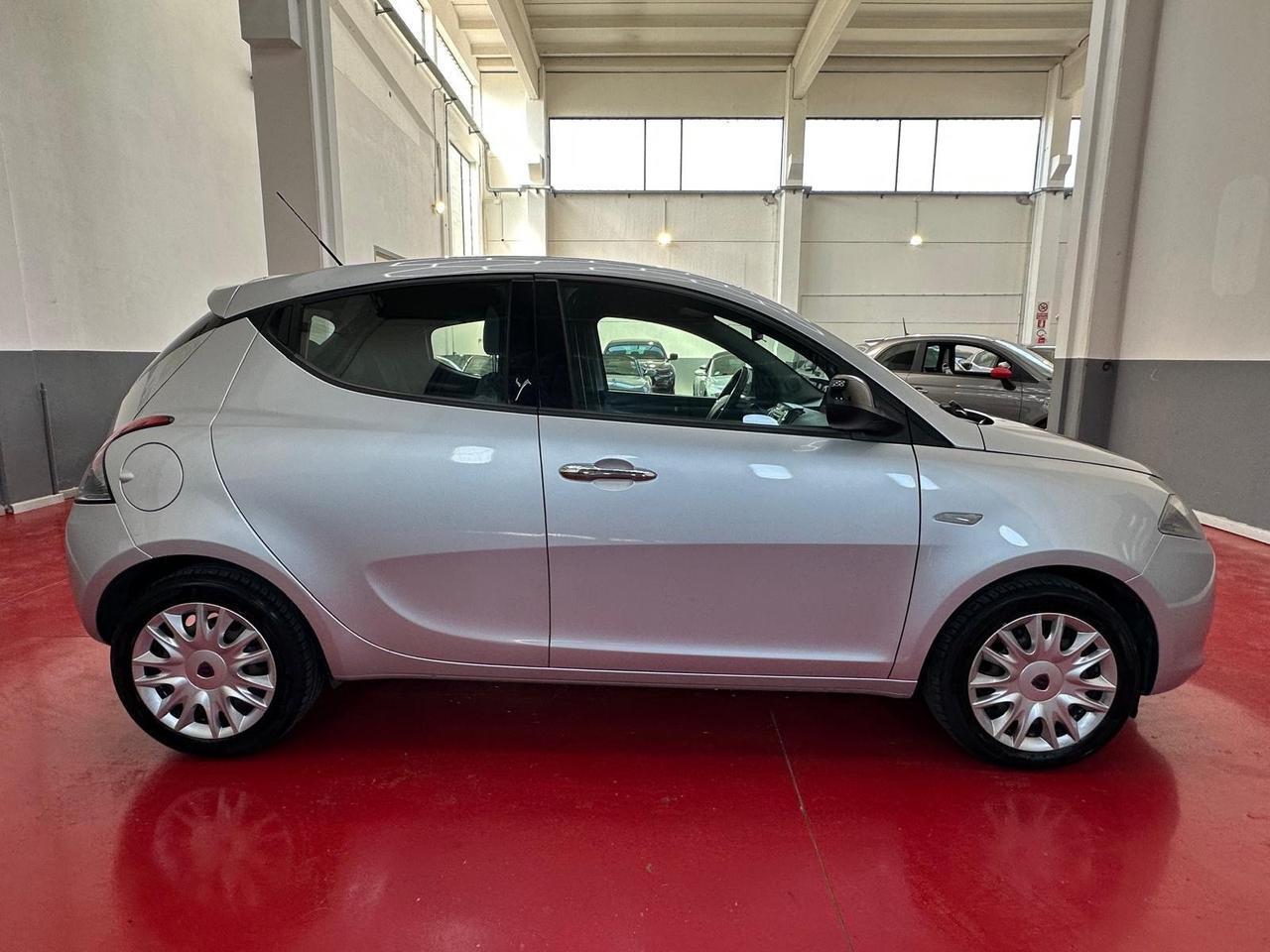 Lancia Ypsilon 1.2 69 CV 5 porte S&S Platinum