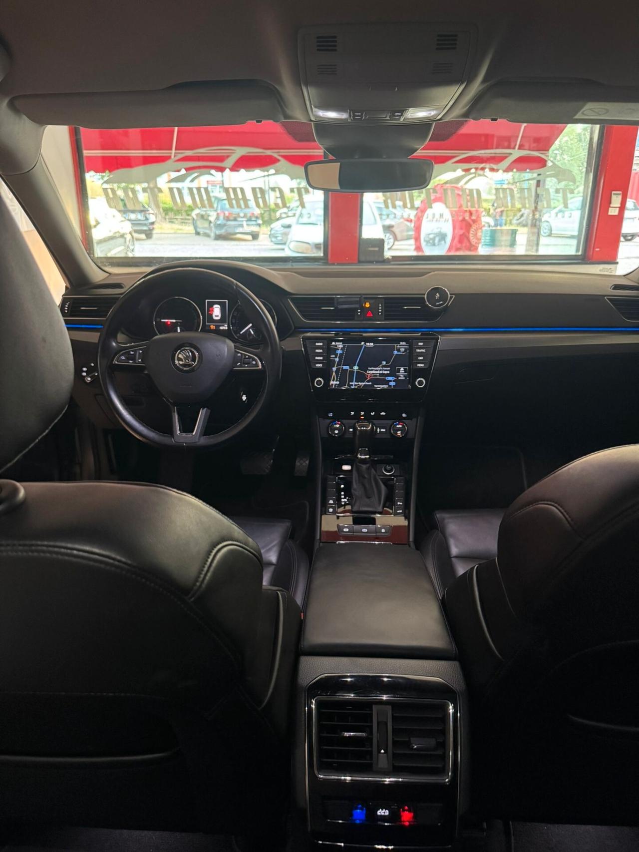 Skoda Superb 2.0 TDI DSG Wagon Style
