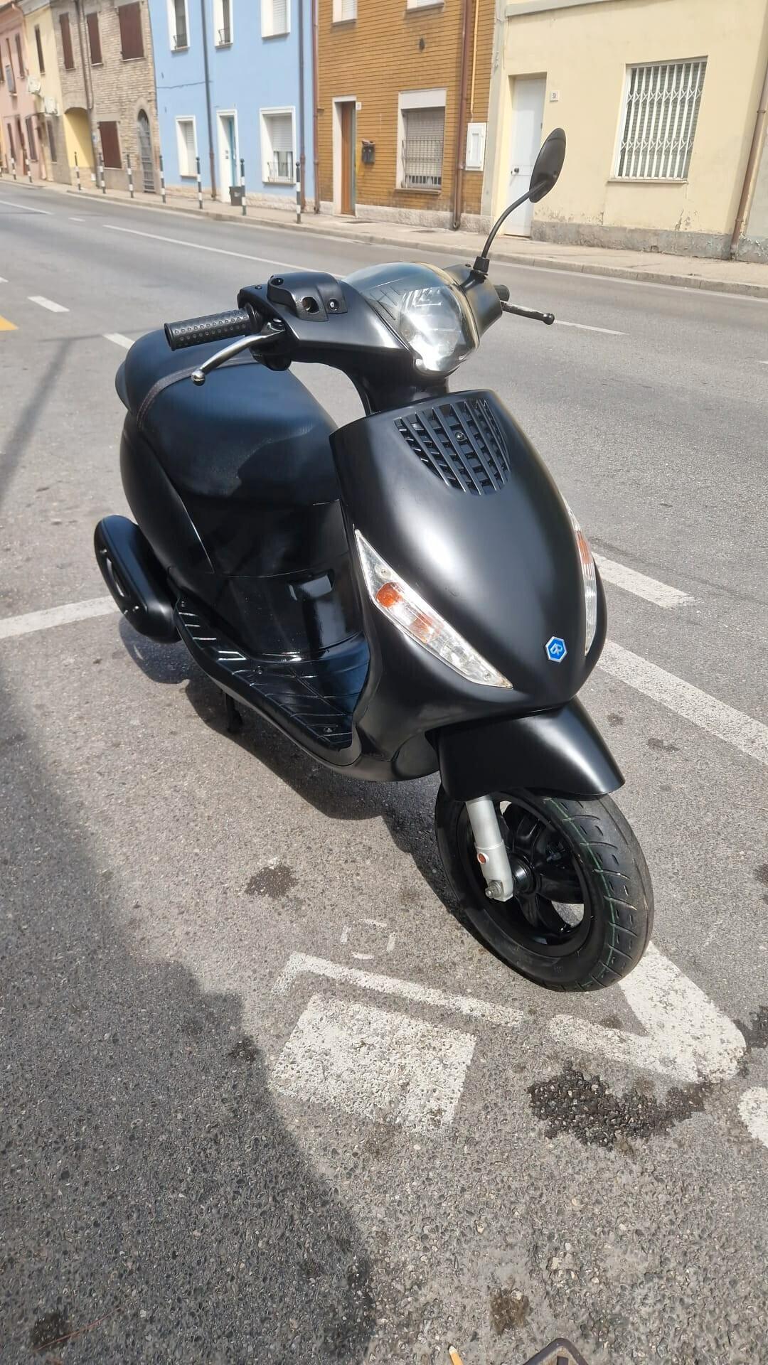 Piaggio Zip 50 c.c. 4T Nero opaco 03/22