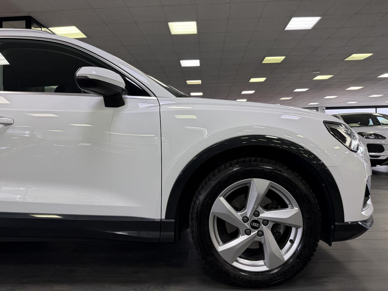 Audi Q3 35 2.0 tdi Business s-tronic