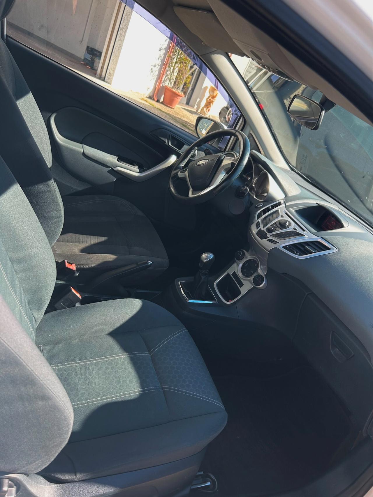 Ford Fiesta 1.4 TDCi 70CV 3 porte Titanium
