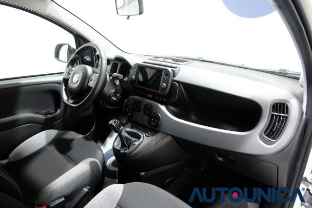 FIAT Panda 1.0 FIREFLY S&S HYBRID CITY CROSS NEOPATENTATI