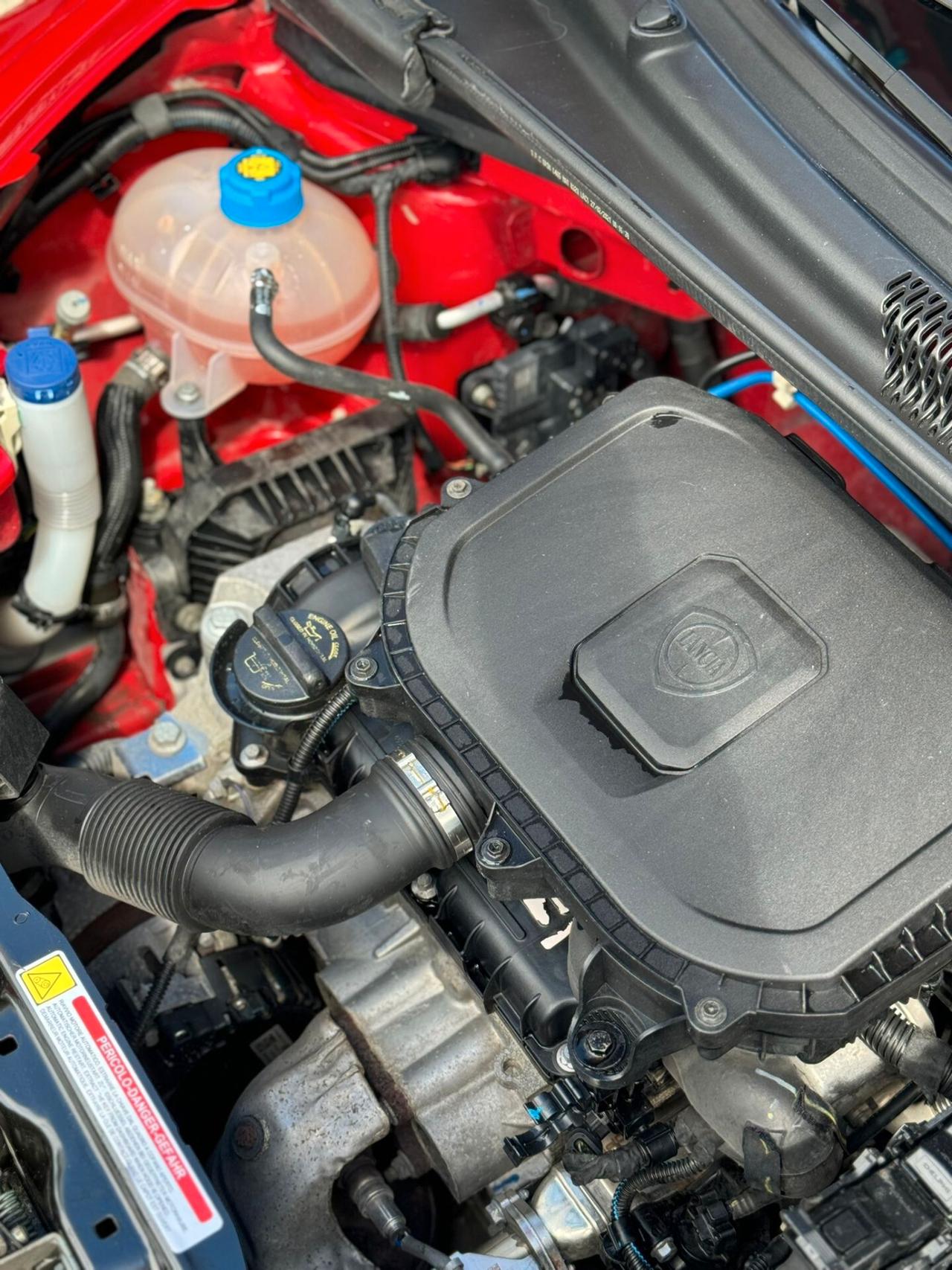 Lancia Ypsilon 1.0 FireFly 5 porte S&S Hybrid Ecochic Gold