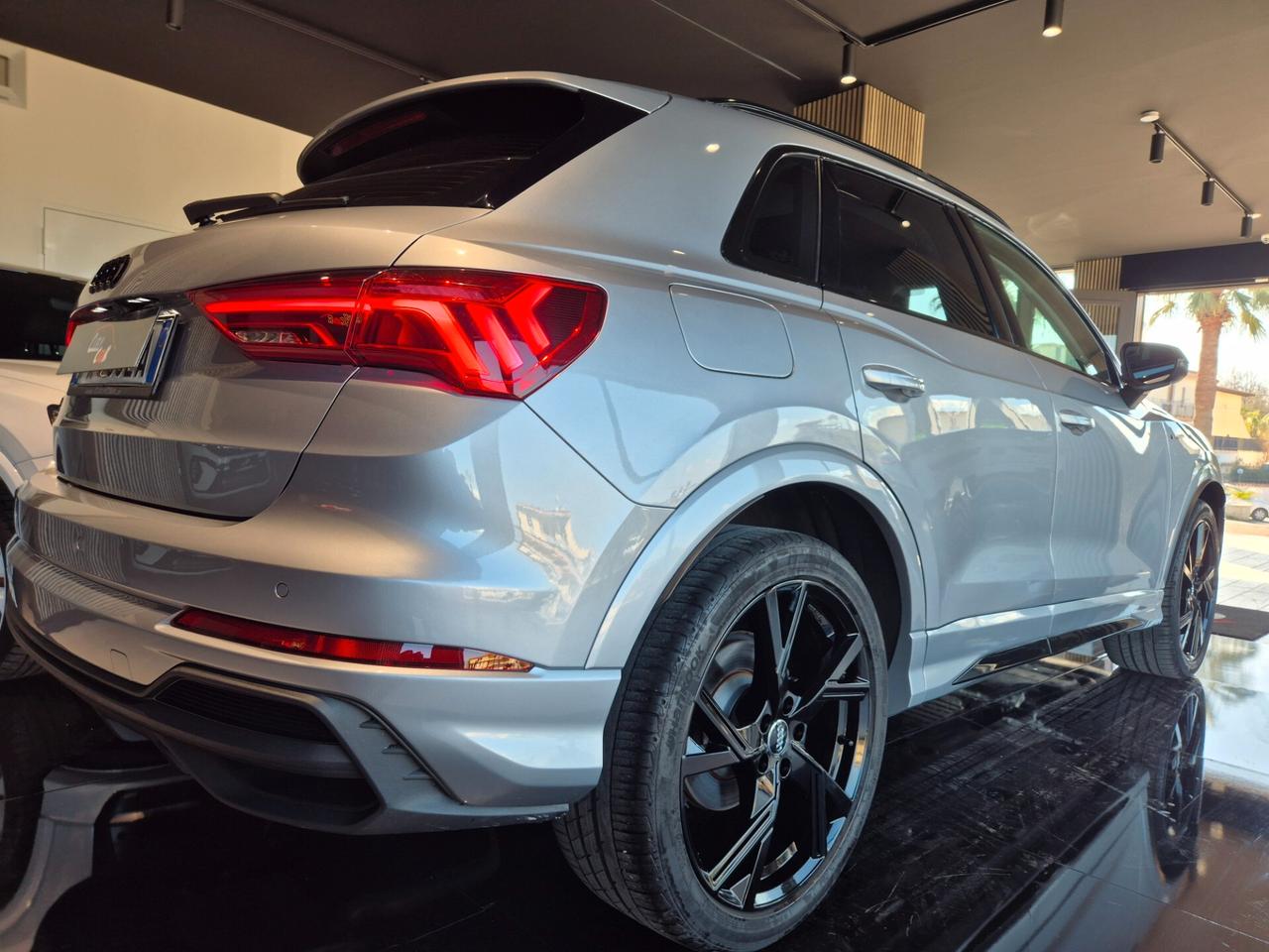 Audi Q3 35 TDI S tronic Sline edition IDENTITY BLACK