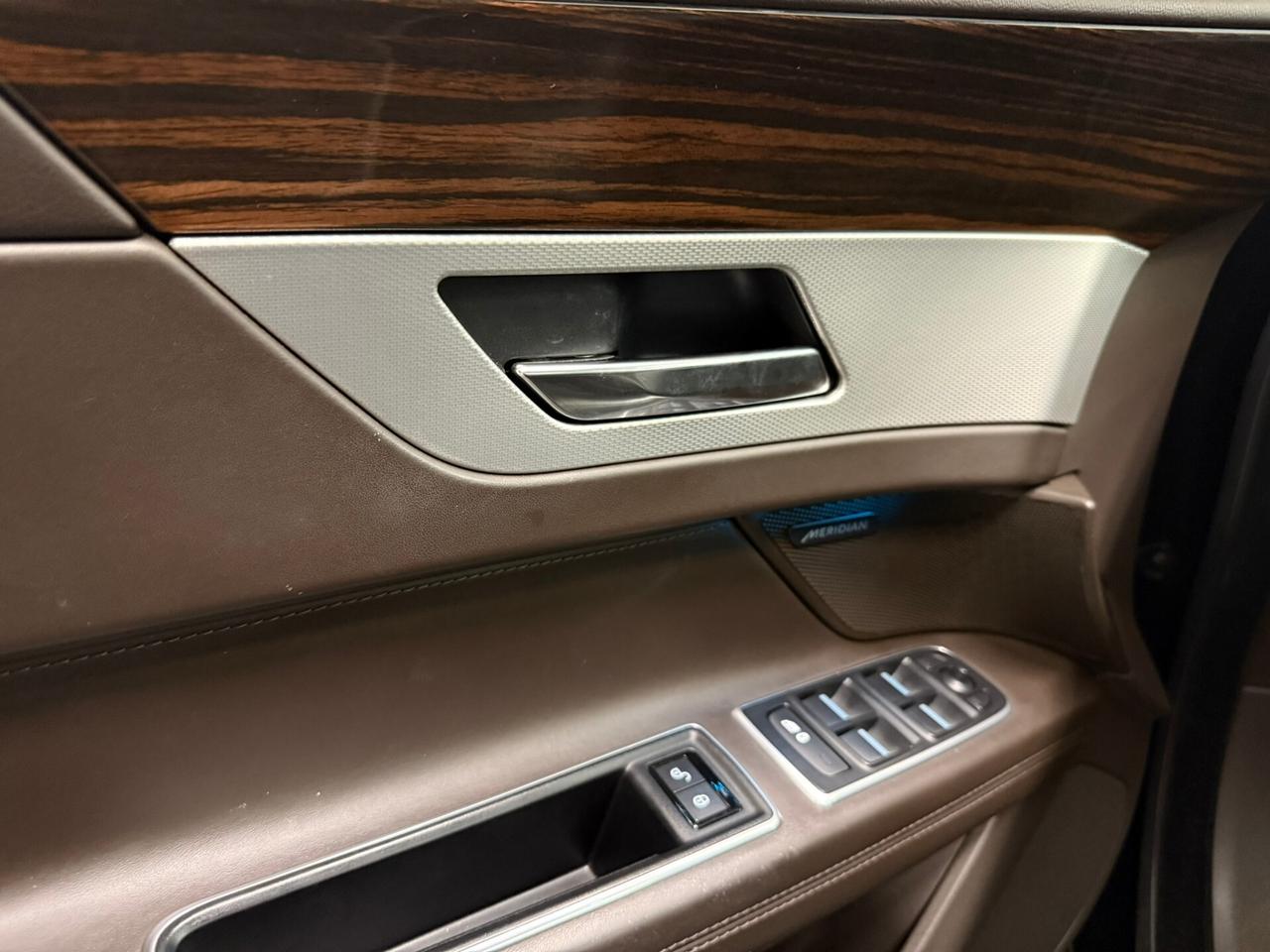 Jaguar XF 2.0 D 180 CV aut. Prestige