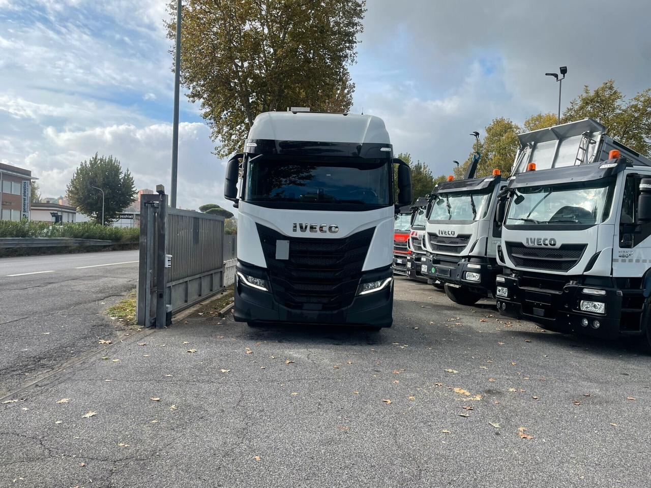 Iveco S-Way 490 (2 unità)