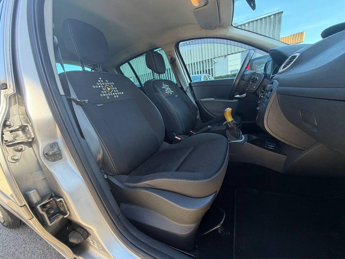 Renault Clio 1.2 16v Live! 5p