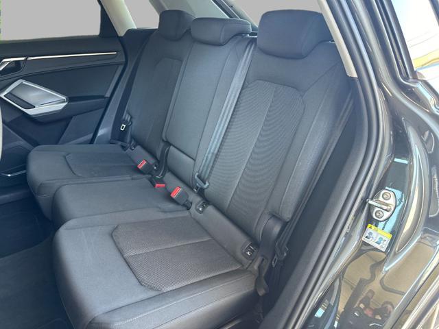 AUDI Q3 40 TFSI quattro S tronic S line edition