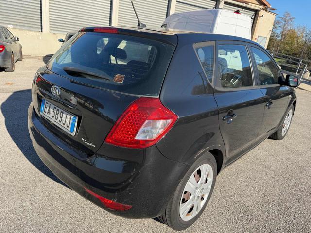 KIA cee'd 117,150km 1.4 90CV 5p. EX nessun lavoro da fare