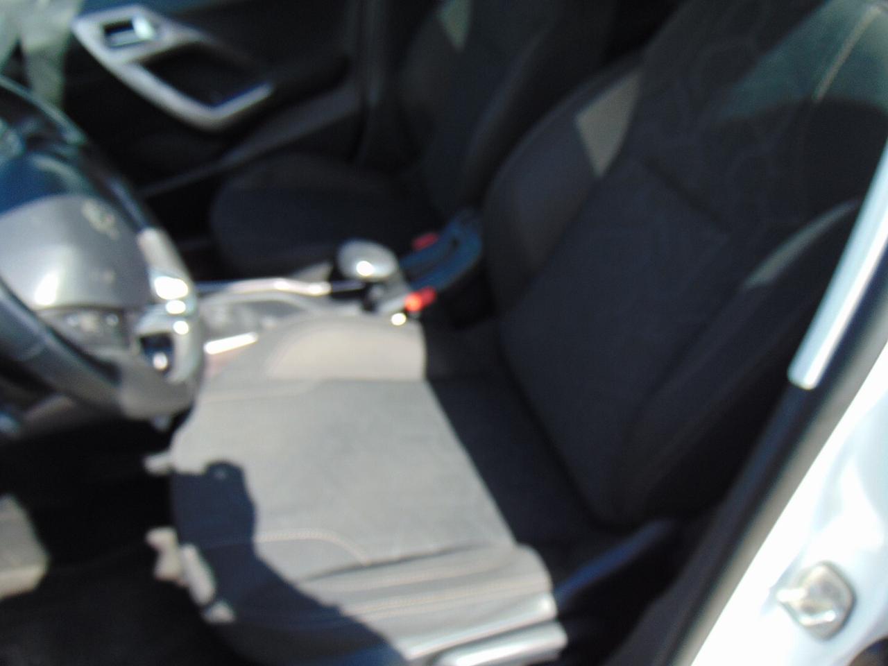 peugeot 2008 1.2 benzina