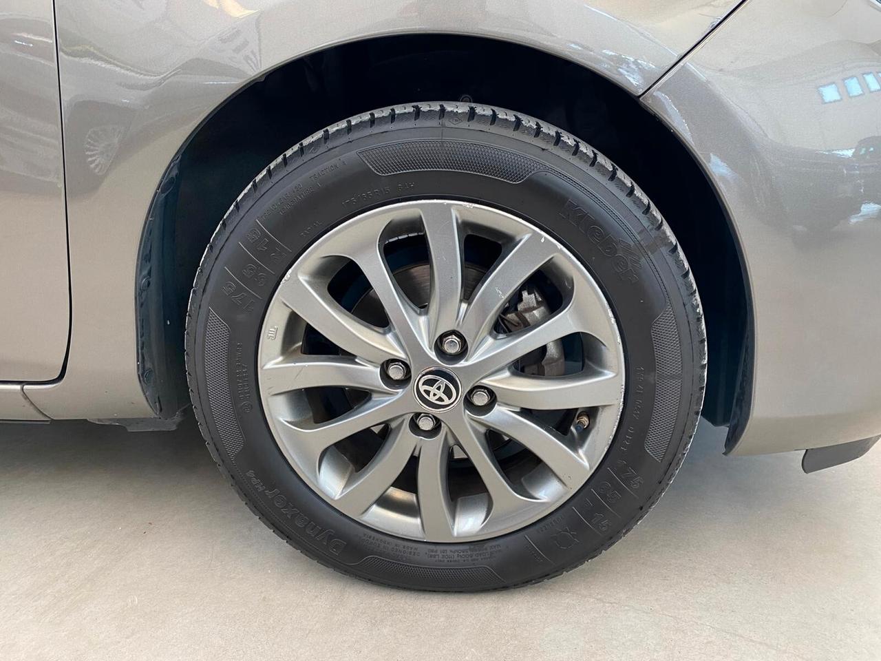 Toyota Yaris 1.0 5 porte Active