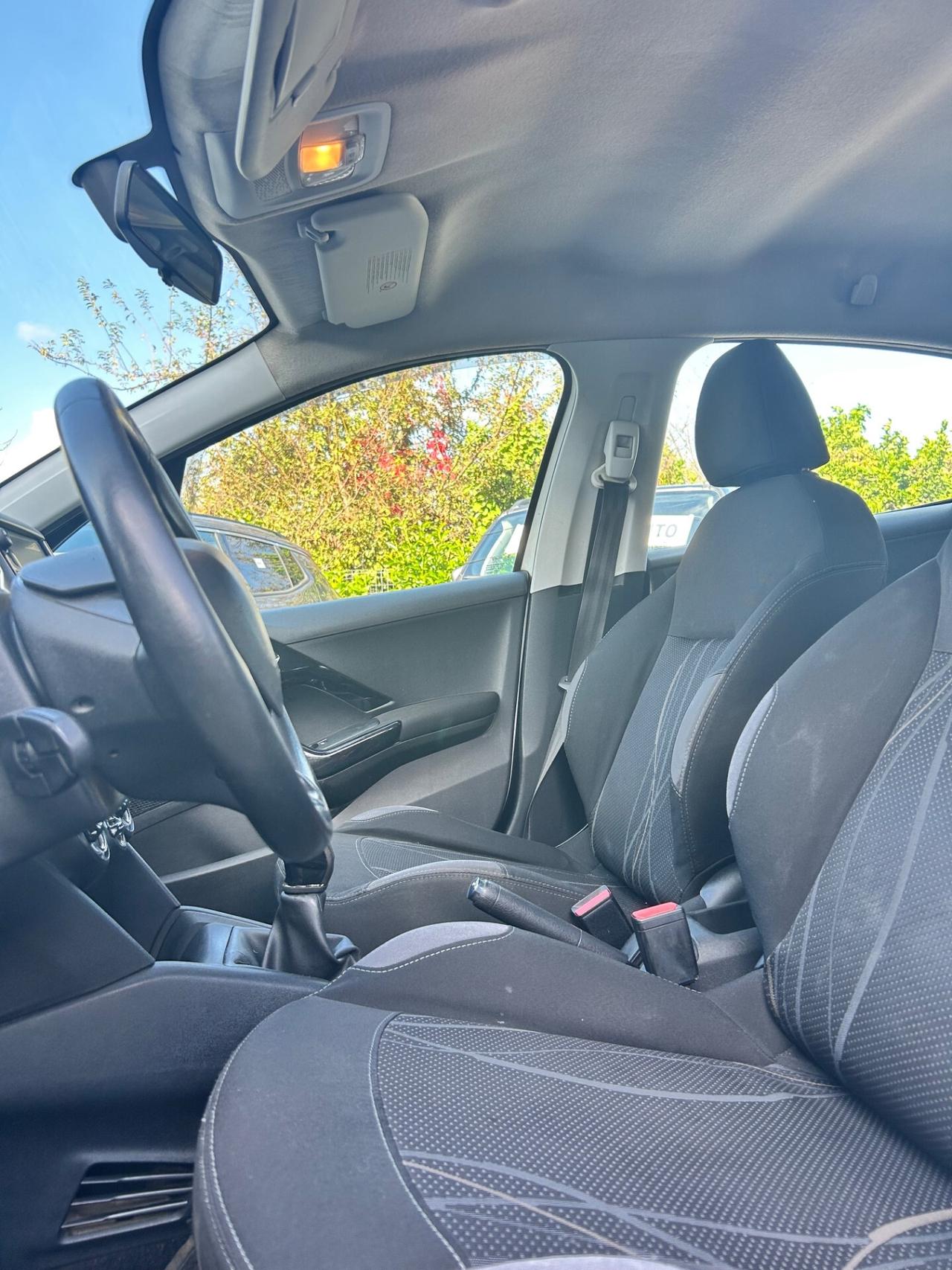 Peugeot 208 1.4 HDi 68 CV 5 porte Allure