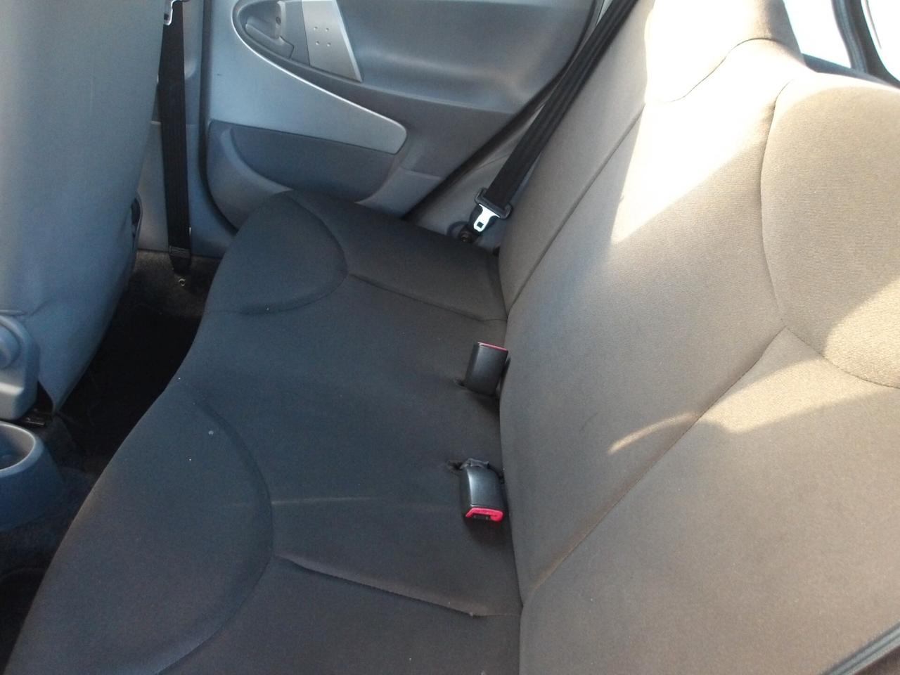 TOYOTA AYGO 1.0 BENZ-2007