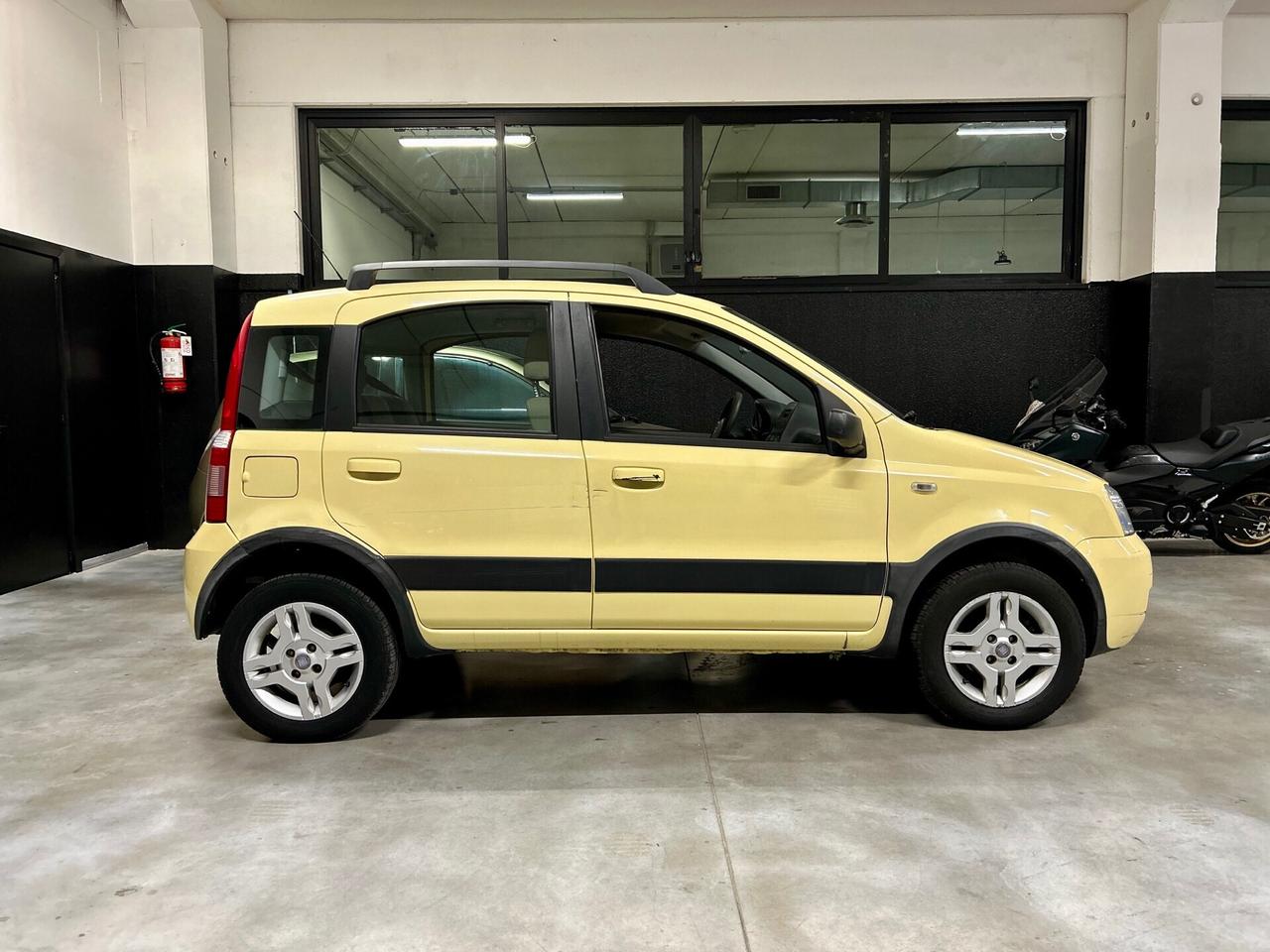 Fiat Panda 1.2 BENZINA/METANO - OK NEOPATENTATI - DISTRIBUZIONE OK !