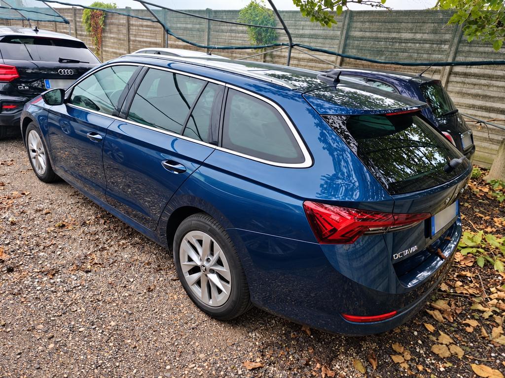Skoda Octavia Wagon 1.5 G-Tec Style DSG LED, Navi, Retrocamera, Keyless
