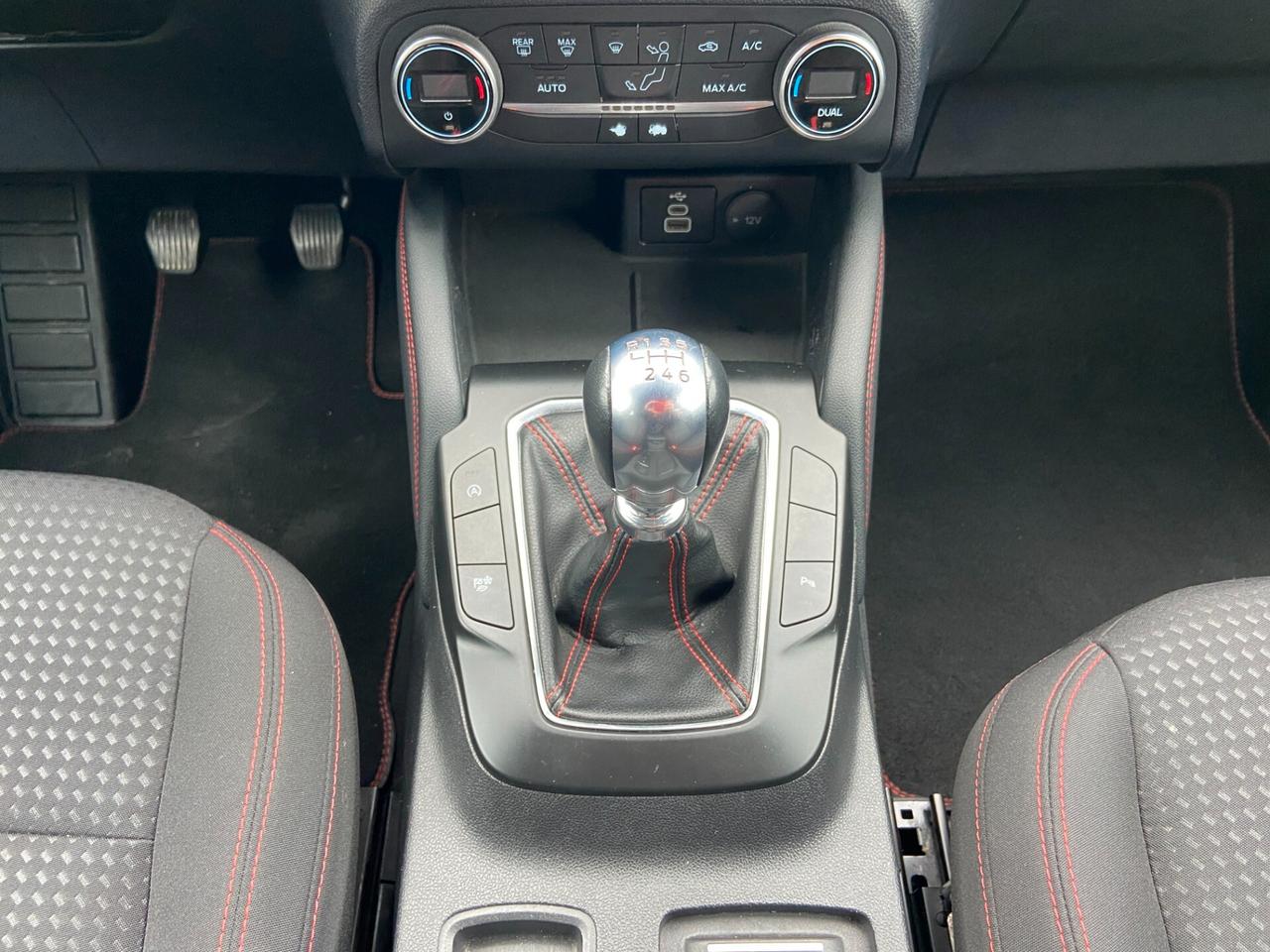 Ford Kuga 1.5 ecoblue ST-Line 2wd 120cv Autocarro