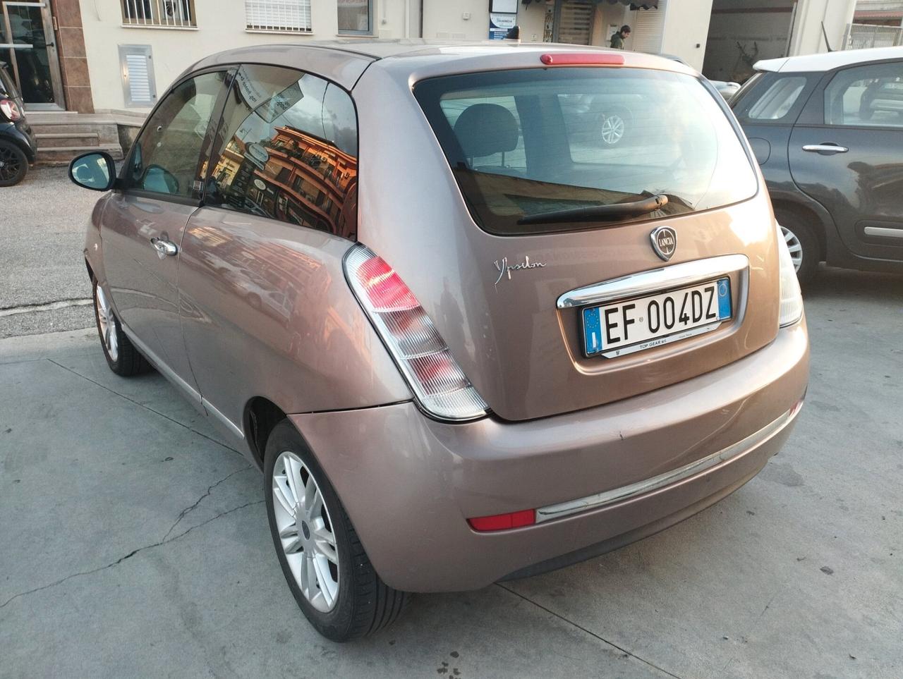 Lancia Ypsilon 1.2 69 CV Argento